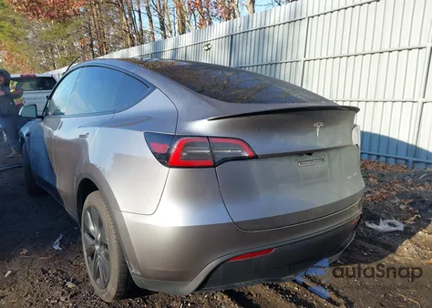 2025 Tesla Model Y Long Range Dual Motor All-Wheel Drive from USA, damaged, VIN 7SAYGDEE7SA366245